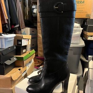 Banana Republic Black Heeled Boots Sleek Leather Design
